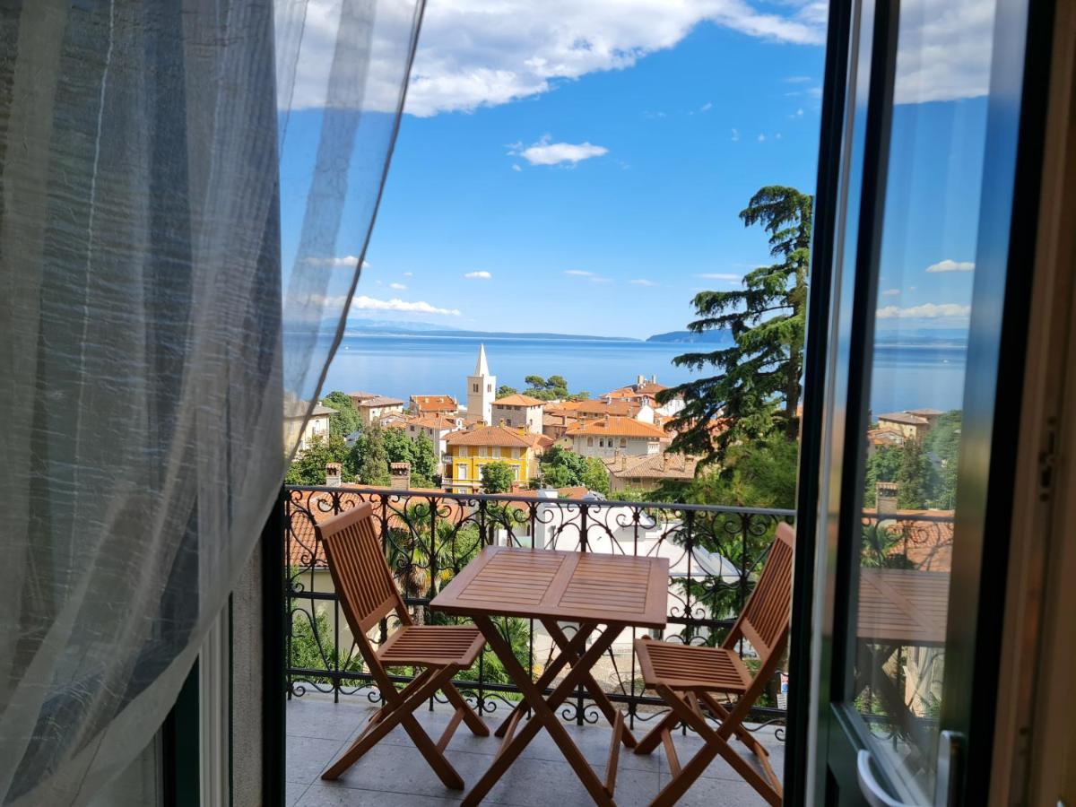 Villa Jure - Apartment Mirjana Lovran Bagian luar foto
