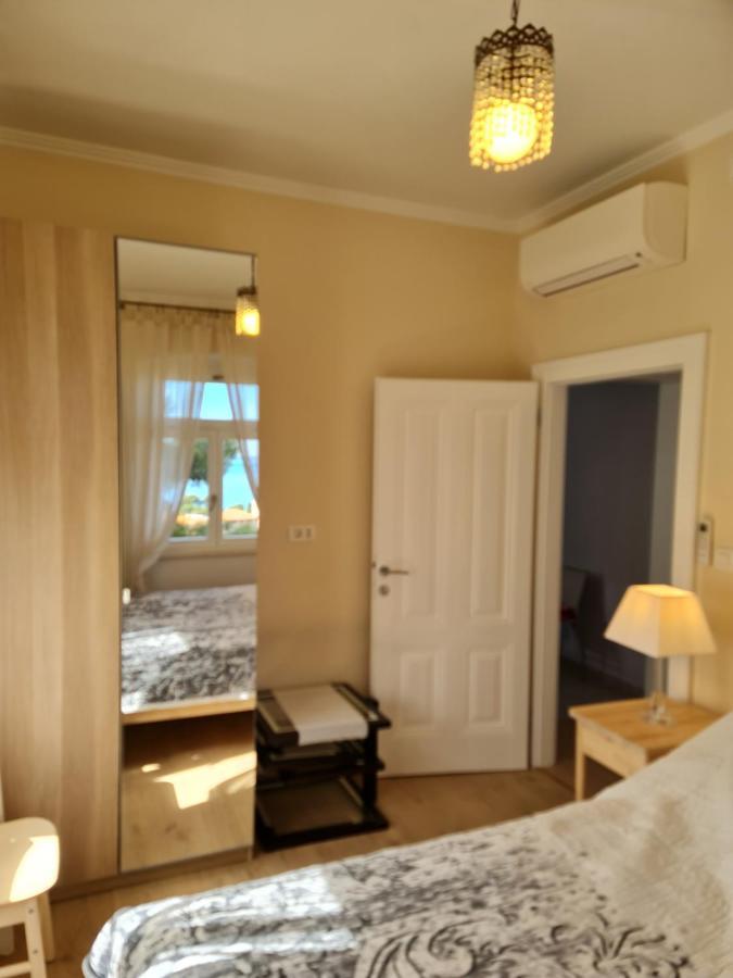 Villa Jure - Apartment Mirjana Lovran Bagian luar foto